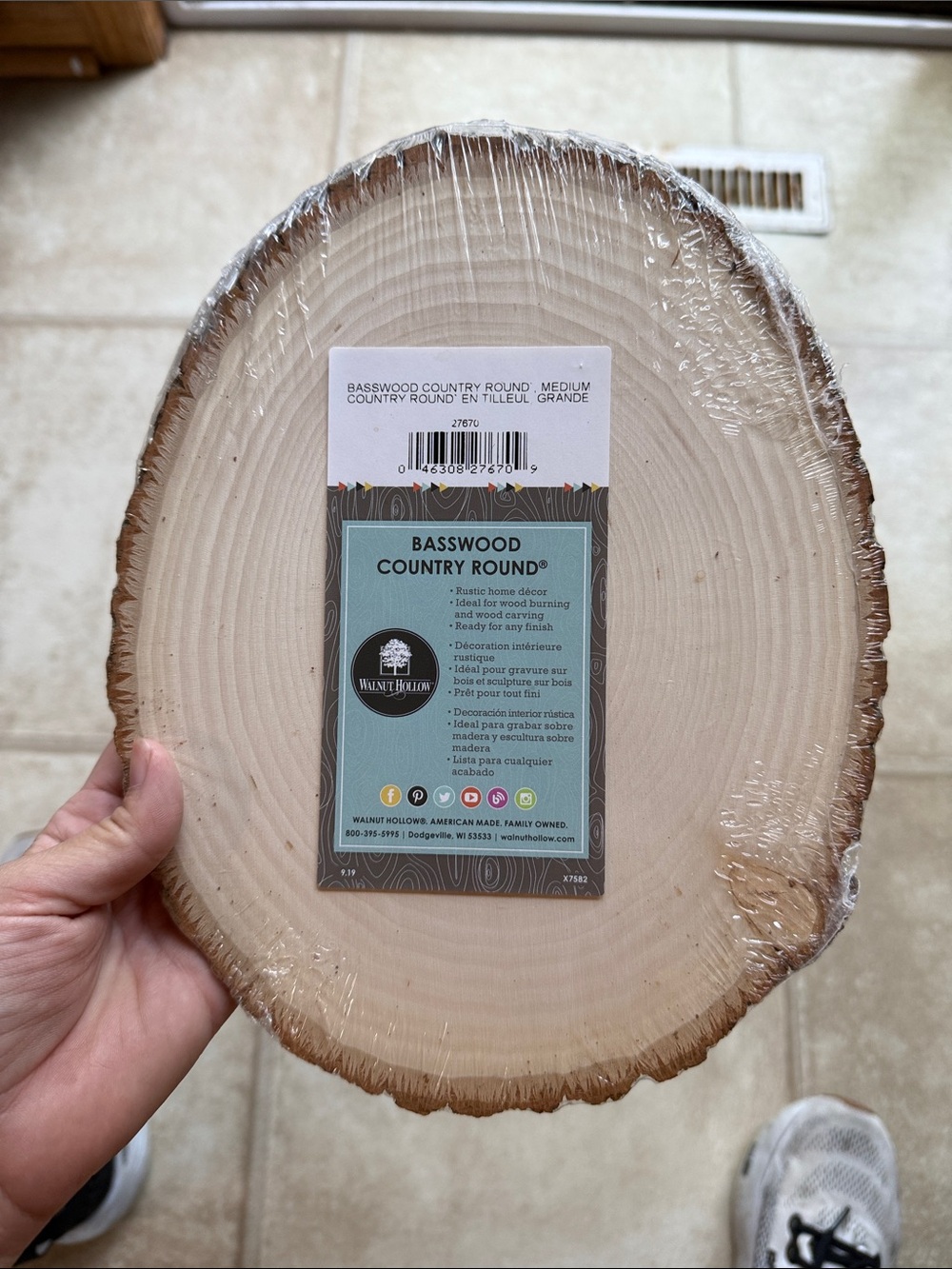 Basswood Country Round - Natural Wood Finish - Picture 4 of 6
